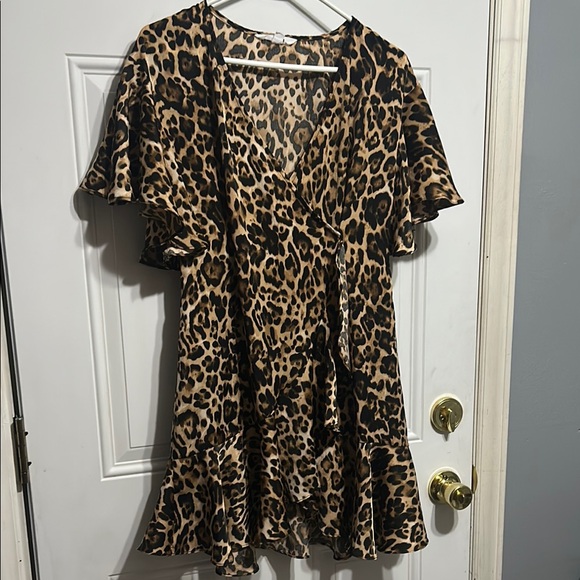 BB Dakota Dresses & Skirts - Chic Leopard Print Dress with Ruffles